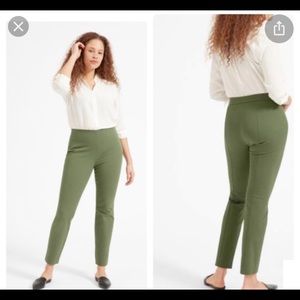 Everlane Work Pant. Size 6. Green/olive.